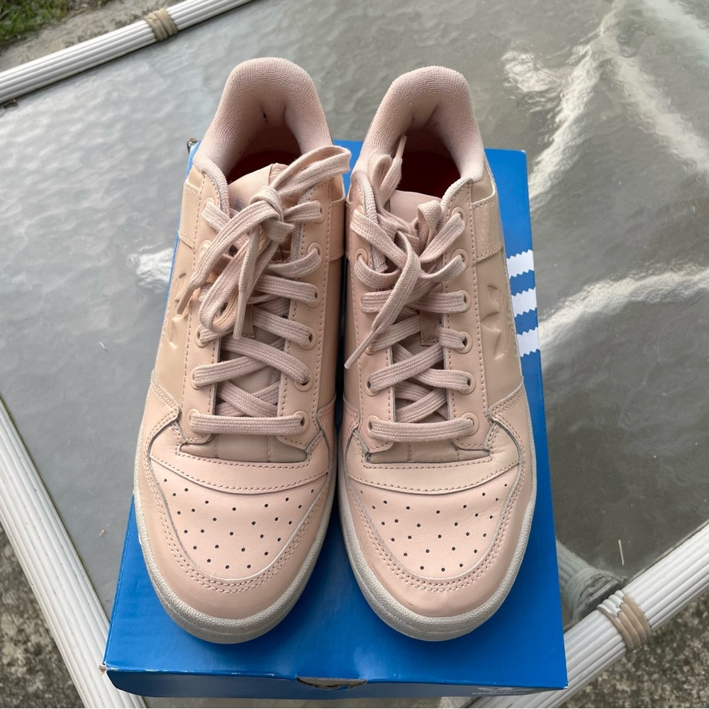 ADIDAS Women's Forum Bold Shoes Sz 7 - Picture 2 of 5